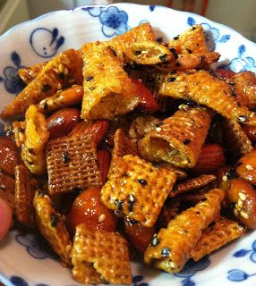 Ono Kine Recipes, Grain Crackers, Dried Fish, Chex Mix Recipes, Hawaii Food, Snack Mix Recipes, Hawaiian Food, Party Mix, Chex Mix