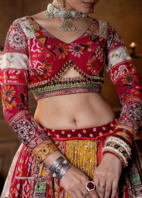 Gujarati Blouse Design, Garba Blouse Design, Navratri Design, Navratri Outfits, Garba Outfit, Choli Blouse Design, Navratri Collection, Lehenga Saree Design, Navratri Dress