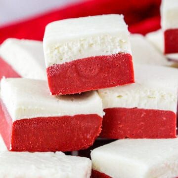 Velvet Fudge, Red Velvet Fudge, Fudge Shop, Hot Chocolate Fudge, Baking Substitutes, Valentines Day Desserts, Delicious Cream, Valentine's Day Recipes, Melting Chocolate Chips