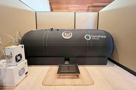 Hyperbaric Oxygen Therapy HBOT Chamber Therapy - Henshaw Hyperbarics Space Chamber Oxygen Chamber Therapy, Hyperbaric Oxygen Chamber, Oxygen Chamber, Hyperbaric Chamber, Holistic Doctor, Atmospheric Pressure, Hyperbaric Oxygen Therapy, Beaverton Oregon, Beauty Therapy Room