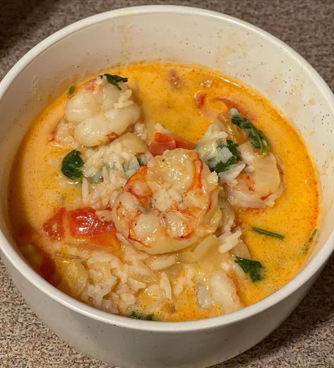 Shrimp Thai Soup - Easy DIY Recipes Creamy Shrimp And Rice, Shrimp And Rice Soup, Shrimp Thai, Thai Shrimp Soup, Thai Shrimp, Thai Soup, Creamy Shrimp, Leftovers Soup, Shrimp Soup