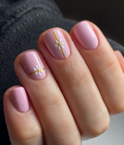 Gel Painted Nails Short, Super Short Natural Nails, Designs For Short Nails, Pink Gel Nails, Nail Effects, Nail Art For Beginners, Subtle Nails, Simple Gel Nails, Minimal Nails