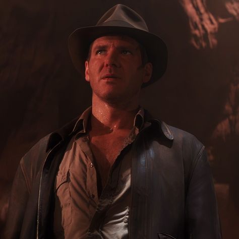 𝘔𝘰𝘷𝘪𝘦: 𝘐𝘯𝘥𝘪𝘢𝘯𝘢 𝘑𝘰𝘯𝘦𝘴 𝘢𝘯𝘥 𝘵𝘩𝘦 𝘓𝘢𝘴𝘵 𝘊𝘳𝘶𝘴𝘢𝘥𝘦 Indiana Jones Raiders Of The Lost Ark, Indiana Jones Pfp, Indiana Jones 1, Henry Jones Jr, The Last Crusade, Last Crusade, Indiana Jones Adventure, Henry Jones, Fit People