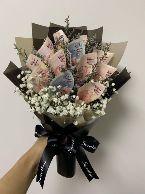 Money Flower Bouquet, Phineas E Ferb, Homecoming Freshman, Money Rose, Wedding Gift Money, Money Flowers, Money Bouquet, Homecoming Ideas, Homecoming Mums Diy