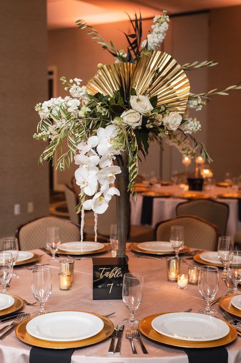 Gala Themes Ideas, Art Deco Wedding Centerpieces, Gala Centerpieces, Art Deco Centerpiece, Tablescape Design, 1920s Wedding Theme, Art Deco Wedding Theme, Gatsby Party Decorations, Downtown Fort Worth