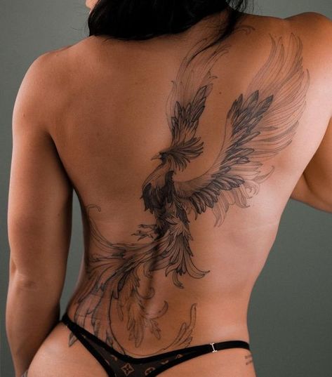 Phoenix Back Tattoo, Phoenix Tattoo Feminine, Skin Color Tattoos, Phoenix Bird Tattoos, Phönix Tattoo, Tattoo Back, Inspiration Tattoos, Tattoos For Black Skin, Initial Tattoo