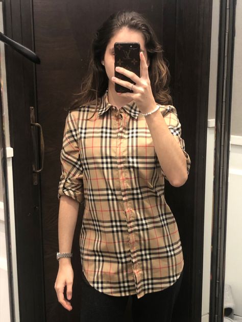 Burberry shirt, burberry inspo, old money vibes #burberry #instagram #aesthetic #tbt #oldmoney #burberrypattern #luxurylifestyle #luxurylife #luxurybrands Burberry T Shirt Woman Outfit, Burberry Aesthetic Outfit, Shirt Woman Outfit, Burberry Aesthetic, Burberry Pattern, Burberry T Shirt, Polo Outfit, Pattern Outfits, Burberry Shirt