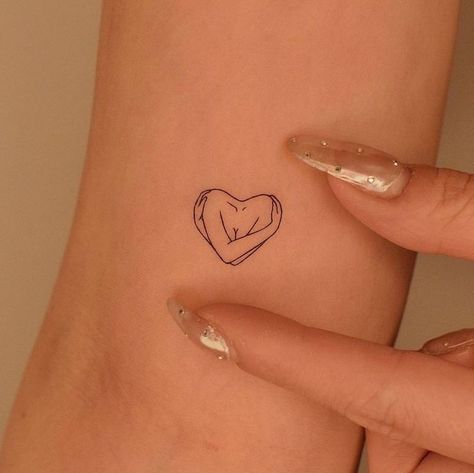 Tato Grunge, Tato Minimal, Unique Small Tattoo, Tato Henna, Small Pretty Tattoos, Petite Tattoos, Hand Tattoos For Women, Small Hand Tattoos, Classy Tattoos