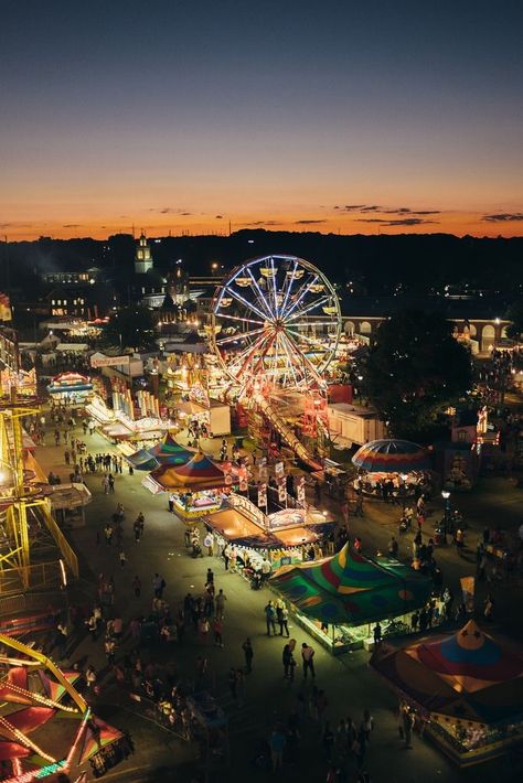 Sunflowers Photography, Carnival Photography, The Big E, Amusement Park Rides, Carnival Rides, Parc D'attraction, Beach Reading, Summer Bucket, Amusement Park