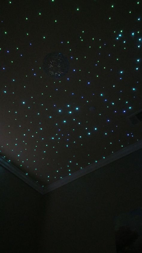 Starry Night Ceiling Bedrooms, Stars On Ceiling Aesthetic, Glow In The Dark Stars On Ceiling Aesthetic, Black Glitter Ceiling, Light Up Stars On Ceiling, Glowing Stars On Ceiling, Ceiling Stars Aesthetic, Glow Stars On Ceiling, Starlight Ceiling Bedroom