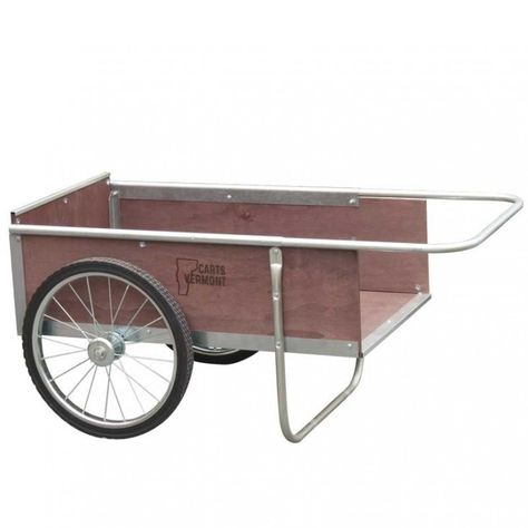 wooden-garden-cart-gardenista Garden Wagon, Best Garden Tools, Berry Plants, Planting Tools, Perennial Vegetables, Bee Keeping Supplies, Garden Cart, Organic Compost, Farm Tools