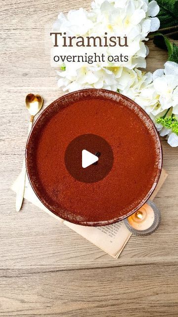 Love Vegan on Instagram: ""GET The Complete Plant Based Cookbook - Over 200+ Delicious Vegan Recipes Including 30-day Meal Plans" =>> LINK IN BIO 🔗 @lovevegan_recipes TIRAMISU OVERNIGHT OATS 🍮☕️ ♡ By @Graciashealthykitchen Aaaand the tiramisu series goes on 🥰 There is just nothing better than waking up and having your breakfast prepared already 🌞 In addition to that, you can simply eat your morning coffee 😉 You can't go wrong with these oats: . 𝐰𝐡𝐚𝐭 𝐲𝐨𝐮 𝐧𝐞𝐞𝐝 Overnight oats: ▪︎ 50g oats ▪︎ 2 tsp. chia seeds ▪︎ 180ml coffee ▪︎ 1 mashed banana -> combine oats, chia seeds and mashed banana -> pour the coffe (hot) over the mixture and combine -> refrigerate over night Toppings: ▪︎ 3 tbsp. (~90g) vanilla soy yogurt ▪︎ cocoa powder Enjoy♡ || ~ 390 kcal || Comment "😍" if you want Tiramisu Overnight Oats, Soy Yogurt, Plant Based Cookbook, Over Night, Baked Oats, Baked Oatmeal, Delicious Vegan Recipes, Vegan Breakfast, Overnight Oats