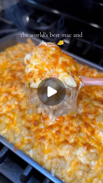 Food Posts😋 on Instagram: "Would you eat this Mac and Cheese?😍😍🤤" Chicken Wings And Mac And Cheese, Baked Mac And Cheese Dinner Ideas, Homemade Mac And Cheese Video, Macaroni And Cheese Meals, Air Fryer Mac And Cheese Recipes, Best Cheese Sauce For Mac And Cheese, Buffalo Wild Wings Mac And Cheese Recipe, Best Mac Cheese Recipes, Nacho Mac And Cheese