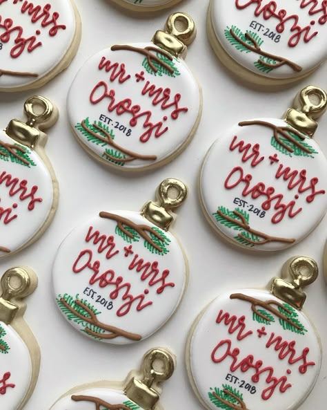 Christmas Wedding Cookies, God Centered Wedding, Christmas Engagement Party, Cookies Photo, Christmas Wedding Themes, Christmas Wedding Inspiration, Christmas Bridal Showers, Bridal Shower Desserts, Wedding Cookie