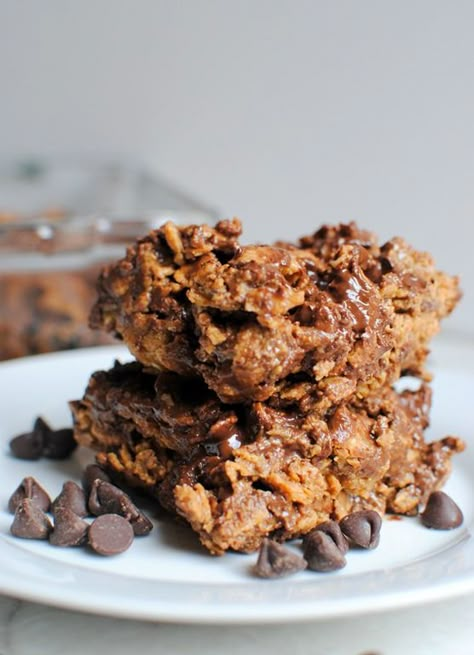 Easy Chocolate Peanut Butter Cereal Bars Bran Flakes Recipes, Fancy Bars, Cereal Bites, Peanut Butter Cereal Bars, Peanut Butter Cereal, Bran Flakes, Flake Recipes, Homemade Cereal, Peanut Butter Fingers