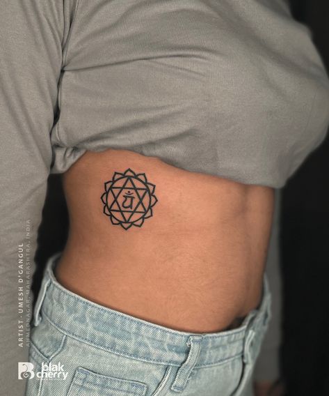 Back Tattoo, Heart Chakra Tattoo, Chakra Tattoos, Chakra Tattoo, Armband Tattoo Design, Ink Inspiration, Armband Tattoo, Heart Chakra, Cool Tattoos