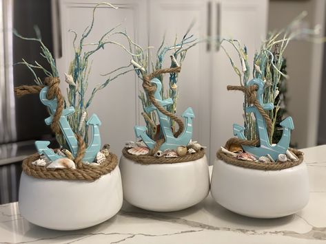 Beach Themed Centerpieces Diy, Beach Table Decorations Sea Theme, Seashell Centerpieces Diy, Coastal Theme Party Decor, Dining Room Table Centerpiece Ideas Coastal Beach Themes, Ocean Table Decorations, Diy Coastal Decor Craft Ideas, Coastal Table Centerpiece, Beach Theme Table Decorations