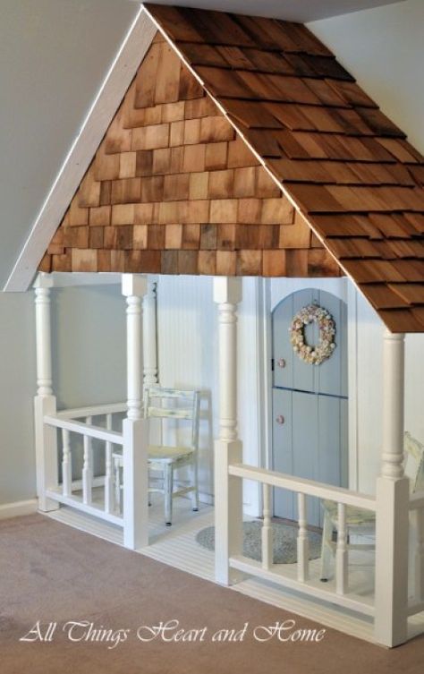 Little Girls’ Dream – DIY Indoor Playhouse  We could totally do this if we can ever add a room somewhere & swap rooms around. Kaylee wants her own space away from the little ones anyway so it would be easy to get her to give up her room if we add one in a different area of the house. Closet Playhouse, Indoor Closet, Diy Playhouse Plans, تحت الدرج, Playhouse Plans, Indoor Playhouse, Secret Hideaway, Diy Playhouse, Build A Playhouse