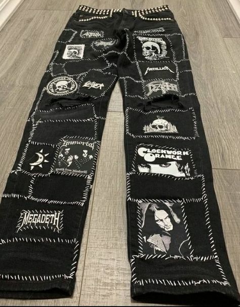 Grunge Custom Clothes, Custom Cargo Pants Ideas, Patch Pants Outfit, Custom Clothes Ideas T Shirts, Punk Pants Diy, Custom Clothes Streetwear, Custom Clothes Aesthetic, Custom Pants Ideas, Upcycling Pants