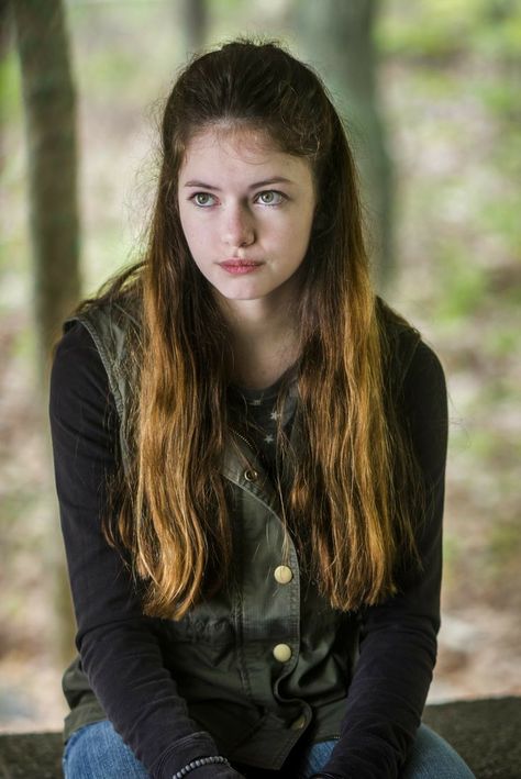 Mckenzie Foy, Renesmee Cullen, Jesse Stone, Mackenzie Foy, Drawing Female, Baekhyun Chanyeol, Helen Mirren, Breaking Dawn, Jacob Black