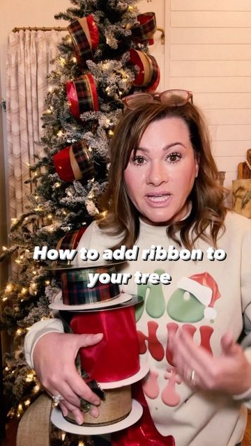 Natal, Tree Decorating With Ribbon, How To Add Ribbon To Your Christmas Tree, Adding Ribbon To Christmas Tree, Christmas Ribbon Ideas, 12 Ft Christmas Tree, Christmas Ribbon Crafts, Christmas Stairs Decorations, Christmas Tree Decorations Ribbon