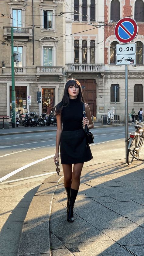 Paola Cossentino on Instagram: “The sunshine trapped in our hearts It could rise again Outfit details: top @maxmara skirt @fendi vintage, bag @ysl” Classy Put Together Outfits, Classic Girl Outfits, Classic Vintage Outfits For Women, Paola Cossentino Outfits, Bussines Women Outfit, Black Dress Office Outfit, Vintage French Outfit, Paris Girl Outfit, Dark Hair Outfits