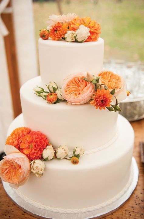 Abd73394 0f87 11e5 be0a 22000aa61a3e~rs 729 Wedding Cake Dahlia, Cakes With Flowers, Roses And Dahlias, Orange Wedding Cake, Summer Wedding Cakes, Fondant Wedding Cakes, Traditional Wedding Cake, Wedding Cake Photos, Flowers Orange