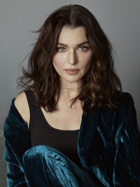 “NOT RACHEL WEISZ TEASING US WITH HER ARM MUSCLES?!? WJKDJNFJES” Rachel Weisz, Rachel Weiss, Queen Maeve, Deep Winter Colors, Olive Skin Tone, Arm Muscles, The Rachel, Olive Skin, Beauty Shoot