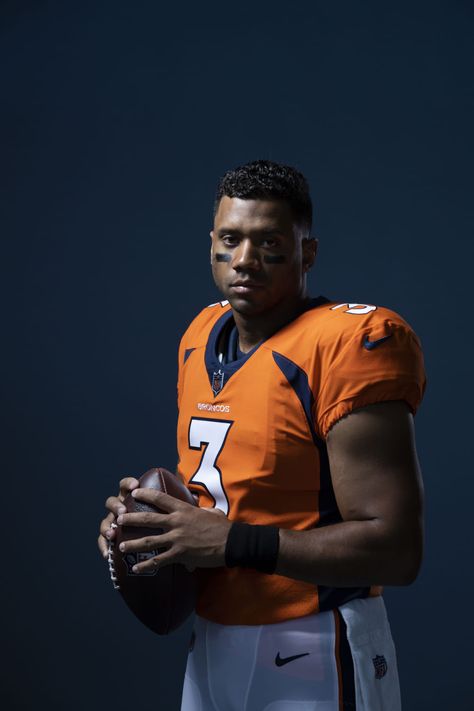 Russell Wilson Broncos Wallpaper, Cool Nfl Pictures, Nfl Media Day, Russell Wilson Broncos, Cold Nfl Pictures, Nfl Coldest Photos, Russel Wilson, Englewood Colorado, Nfl Qb