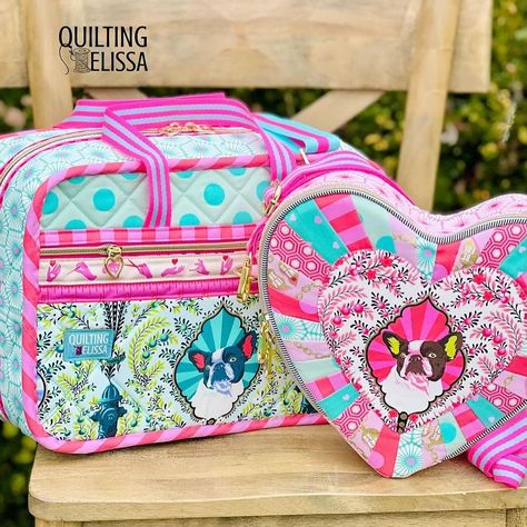 Byannie Bags, Tula Pink Quilt, Zippered Pouches, Pink Quilt, Pink Bags, A Place For Everything, Sewing Bags, Diy Bags Purses, Diy Bags