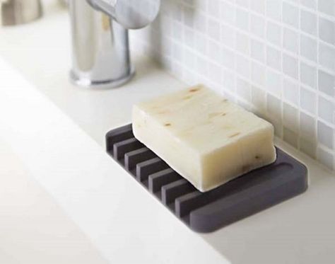 Designate a place for your MIA soap with a chic soap tray. | 23 Cheap Ways To Be More Organized ASAP Diy Soap Dish Holder, Diy Dish Soap, 3d Templates, Gourmet Salad, Infused Coffee, Ceramic Soap Dish, Soap Tray, Soap Dishes, Concrete Diy