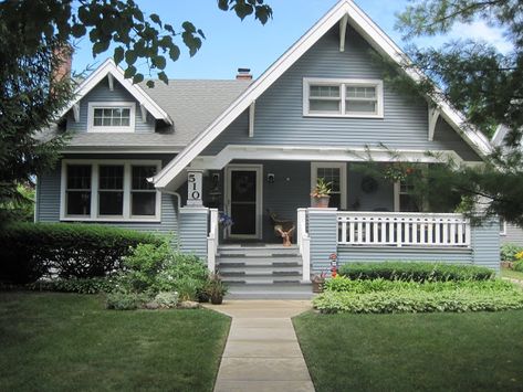 Houses In Chicago, Bungalow Cottage, Wall Detail, Craftsman Homes, Suburban House, American House, The Suburbs, California Homes, Sims House