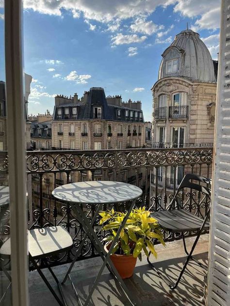 Francia Aesthetic, French Apartment Aesthetic, Paris Apartment Aesthetic, Balcony In Paris, Small Paris Apartment, Paris Apartment Interiors, Paris Airbnb, European Apartment, Manifest 2024