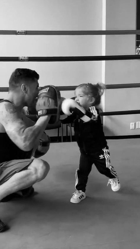 Boxer Aesthetic, Father And Baby, Endurance Workout, Future Mom, Boxing Workout, Workout Humor, Family Goals, Boxing Gloves, Baby Outfits