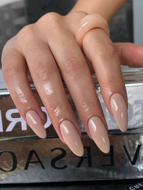 dark beige almond nails Glossy Beige Nails, Best Color For Almond Nails, Round Beige Nails, Tan Acrylic Nails Almond, Beige Nail Designs Almond, Oval Nails Beige, Beige Nail Color Ideas, Oval Beige Nails, Beige Nails Almond Shape