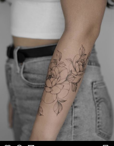 Vamp Tattoo, Tattoo Ideas Women, Tattoo On Hand, Timeless Tattoo, Forarm Tattoos, Beautiful Flower Tattoos, Floral Tattoo Sleeve, Bff Tattoos, Peonies Tattoo