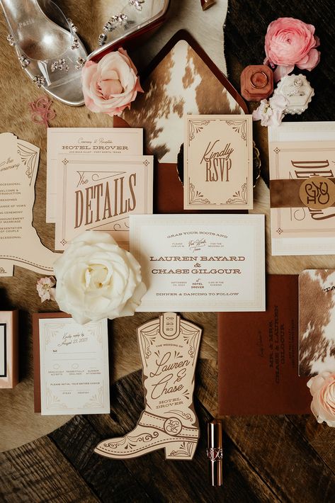 Country Chic Rehearsal Dinner, Wedding Invitations Western Theme, Elevated Western Wedding, Luxury Western Wedding, Western Wedding Signage, Chic Western Wedding, Hotel Drover Wedding, Western Elegant Wedding, Western Glam Wedding