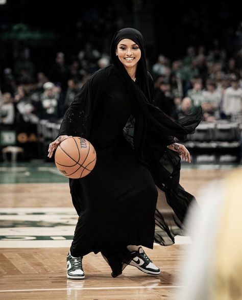 Estilo Hijab, Hijabi Fits, Mode Turban, Hijab Aesthetic, Image Swag, Basketball Clothes, Hijabi Aesthetic, Hijabi Style, Hijabi Outfits Casual