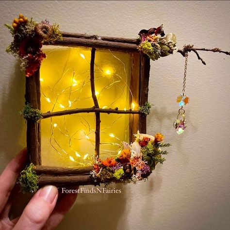 Fairy Windows Diy, Diy Fairy Garden, Garden World, Diy Fairy, Decoupage Vintage, Garden Windows, Fairy Garden Diy, Forest Floor, Miniature Fairy Gardens