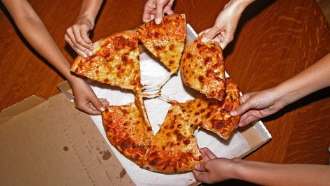 “Rochester has a deep pizza history. After all, there’s a reason it’s known as ‘The Flour City,'” wrote article author Michael Hochman. National Cheese Pizza Day, National Pizza Month, Queso Fundido, Deli Turkey, Pizza Day, Pizza Slice, Pizza Party, Good Pizza, Food Industry