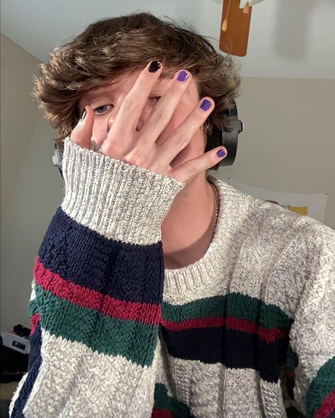 Tommyinnit Nails, Sapnap Nails, Technoblade Nails, Nail Men, Androgynous Hairstyles, Vampire Nails, Harry Styles Nails, Mens Nails, Karl Jacobs