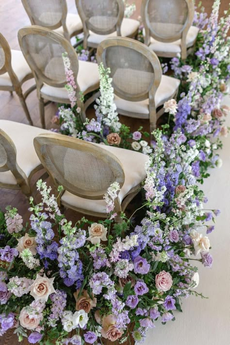 White Green And Lilac Wedding Flowers, Lilac And Light Blue Wedding, Purple Aesthetic Wedding, Lilac And Blue Wedding, Pink And Lavender Wedding, Lilac Wedding Theme, Purple Spring Wedding, Lavender Wedding Centerpieces, Purple Flower Wedding