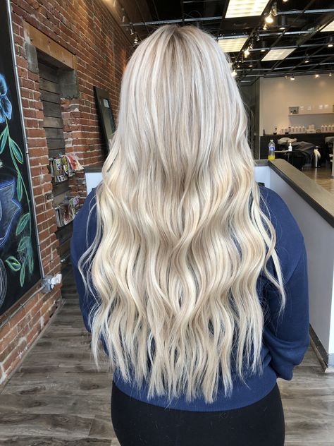 Balayage, Blonde Hair W Extensions, Platinum Blonde Highlights On Blonde, Light Blonde Highlights On Blonde Hair, Blonde With Extensions, Blonde Hair Dimension, Blonde Hairlights, Long Blonde Hair Color Ideas, Blonde Hair With Extensions