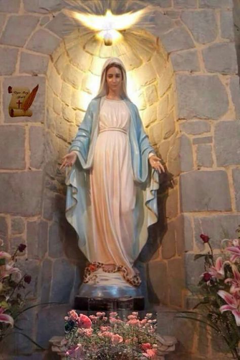 God Has Your Back, Virgin Mary Picture, Blessed Mother Statue, Virgin Mary Art, Mother Mary Images, Catholic Decor, Virgin Mary Statue, Images Of Mary, Religious Pictures