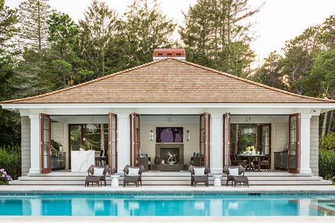 Luxurious pool house by Paul Weber Architect Luxury Big House, Pool House Cabana, Pool Guest House, Luxurious Pool, Pool House Designs, House Pool, Boston Design, Pool House Plans, Shingle Style Homes