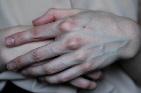 Pale Aesthetic, Hand Drawing Reference, Hand Reference, Body Reference, Anatomy Reference, Dragon Age, Photo Reference, Drawing Tips, Art Reference Photos