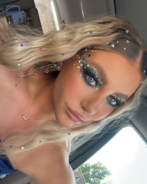 Karneval Diy, Taylor Swift Makeup, Taylor Swift Costume, Festival Make Up, Concert Makeup, Taylor Outfits, Taylor Swift Party, Taylor Swift Tour Outfits, Rave Makeup