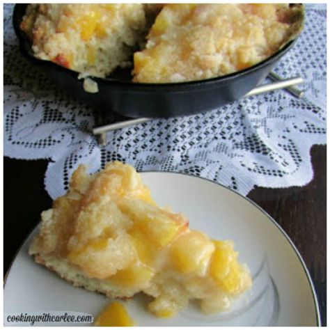 Peach Breakfast Cake - Weekend Potluck 233 Peach Breakfast, Peach Recipe, Incredible Recipes, Breakfast Bake, Breakfast Cake, Breakfast Breads, Recipes From Heaven, Family Favorite Meals, Breakfast Dishes