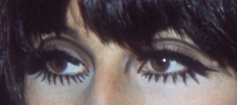 𝐩𝐞𝐚𝐫𝐥 en X: "we used to be a proper country https://t.co/8pKQB5m3E2" / X Cher Makeup, Cher Aesthetic, 60s Eye Makeup, Cher 60s, 60s Makeup, Cher Bono, 70s Makeup, Retro Makeup, Vintage Makeup