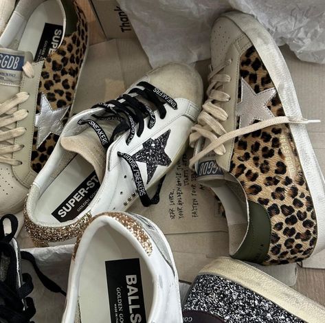 🧉🐆🔥 GOLDEN LOVERS!!!! 5/6/7/8/9 #goldengoose #goldengoosedeluxebrand SHOP ONLINE Super Rich Kids, Shoe Wishlist, Stockholm Style, Golden Goose Sneakers, Fancy Shoes, Hype Shoes, Shoe Inspo, Golden Goose Shoes, Aesthetic Shoes